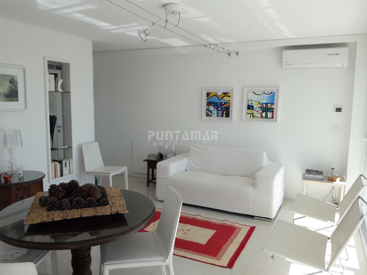 DIVINO APARTAMENTO EN ZONA DE PENINSULA, TERRAZA CON UNA VISTA INCREIBLE Y MUY LUMINOSO, A PASOS DEL PUERTO Y PLAYA..!!!  -