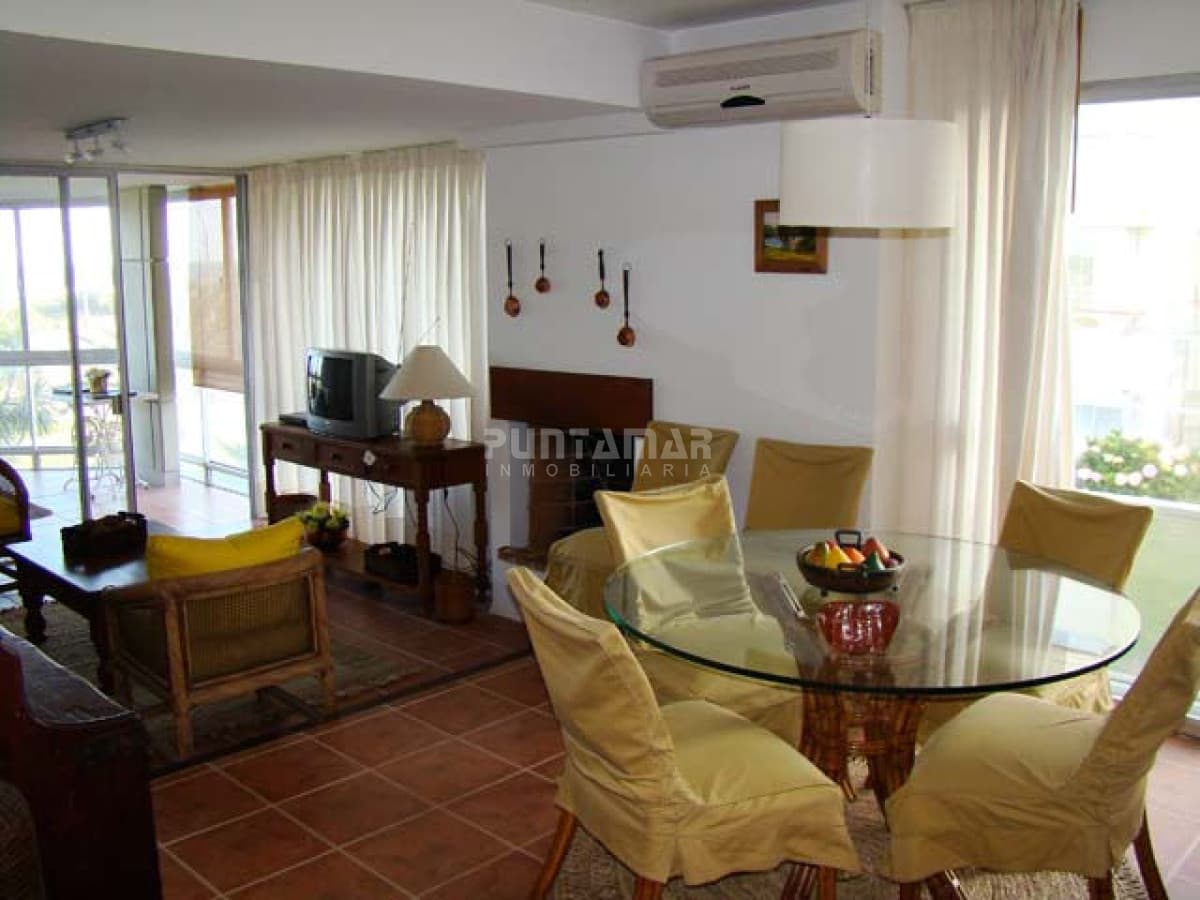 Frente a la playa en San Rafael  -