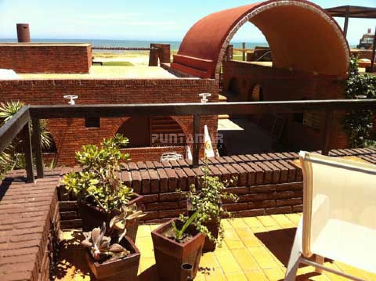 Apartamento en Manantiales, 2 dormitorios *  -