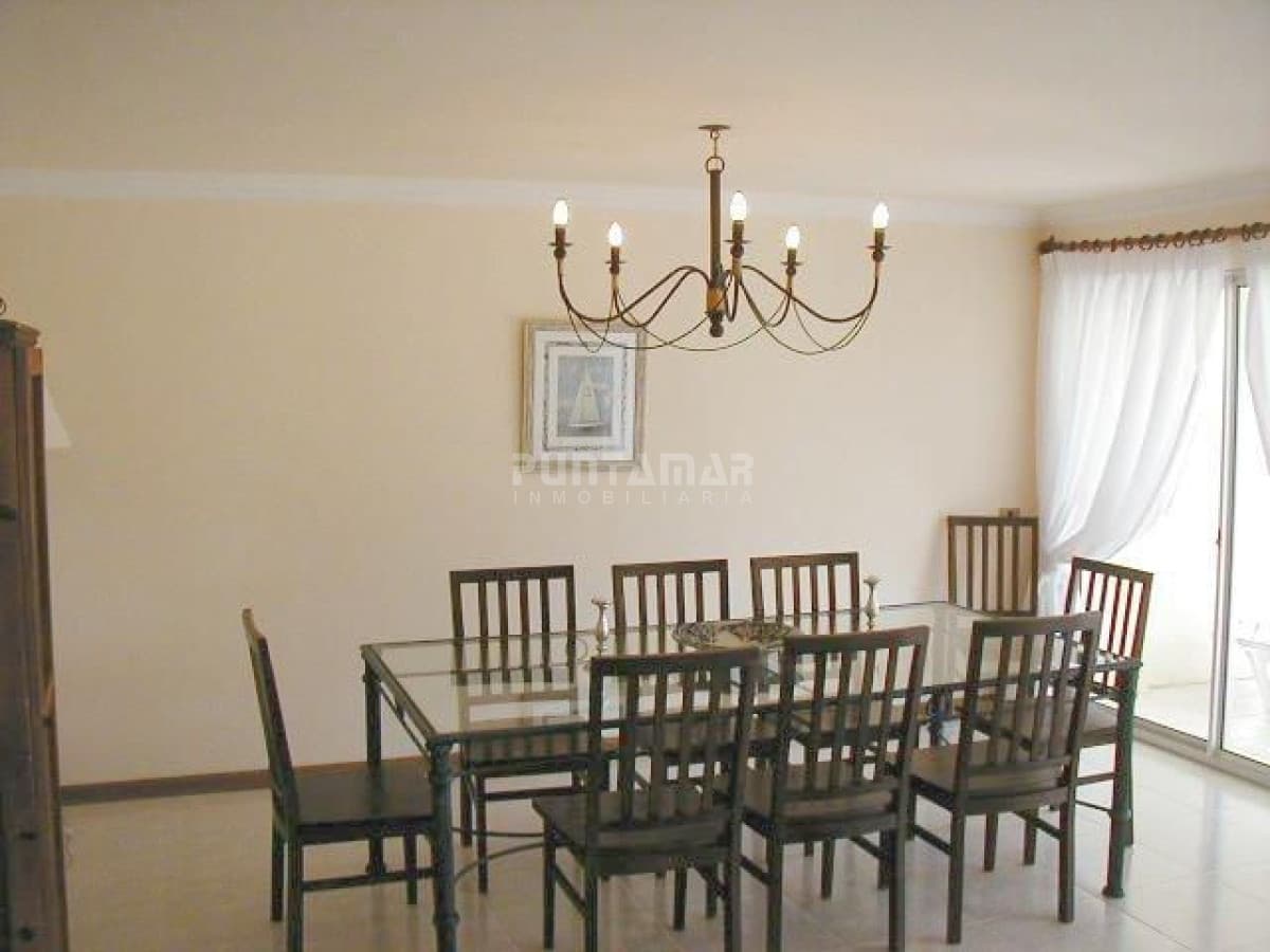 Apartamento en La Barra, 3 dormitorios *  -
