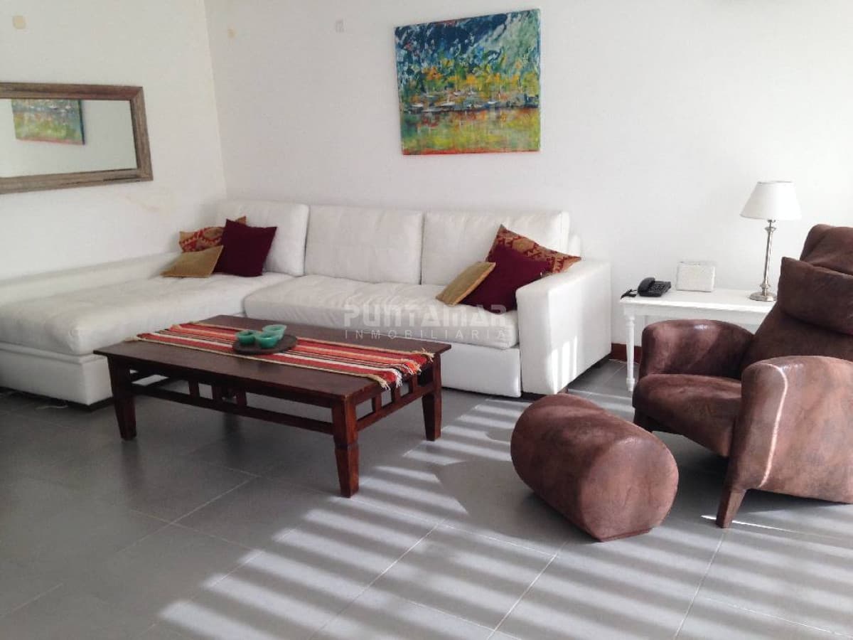 Apartamento en Manantiales, 2 dormitorios *  -