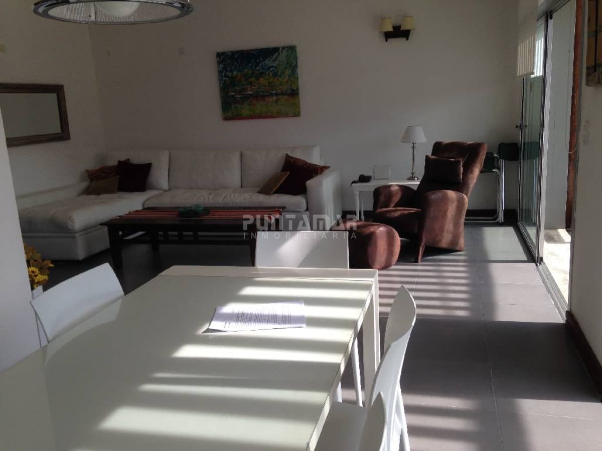 Apartamento en Manantiales, 2 dormitorios *  -
