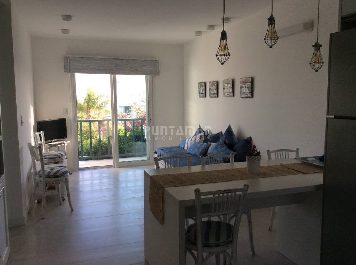 APARTAMENTO DE 1 DORMITORIO Y MEDIO EN LA BARRA  -