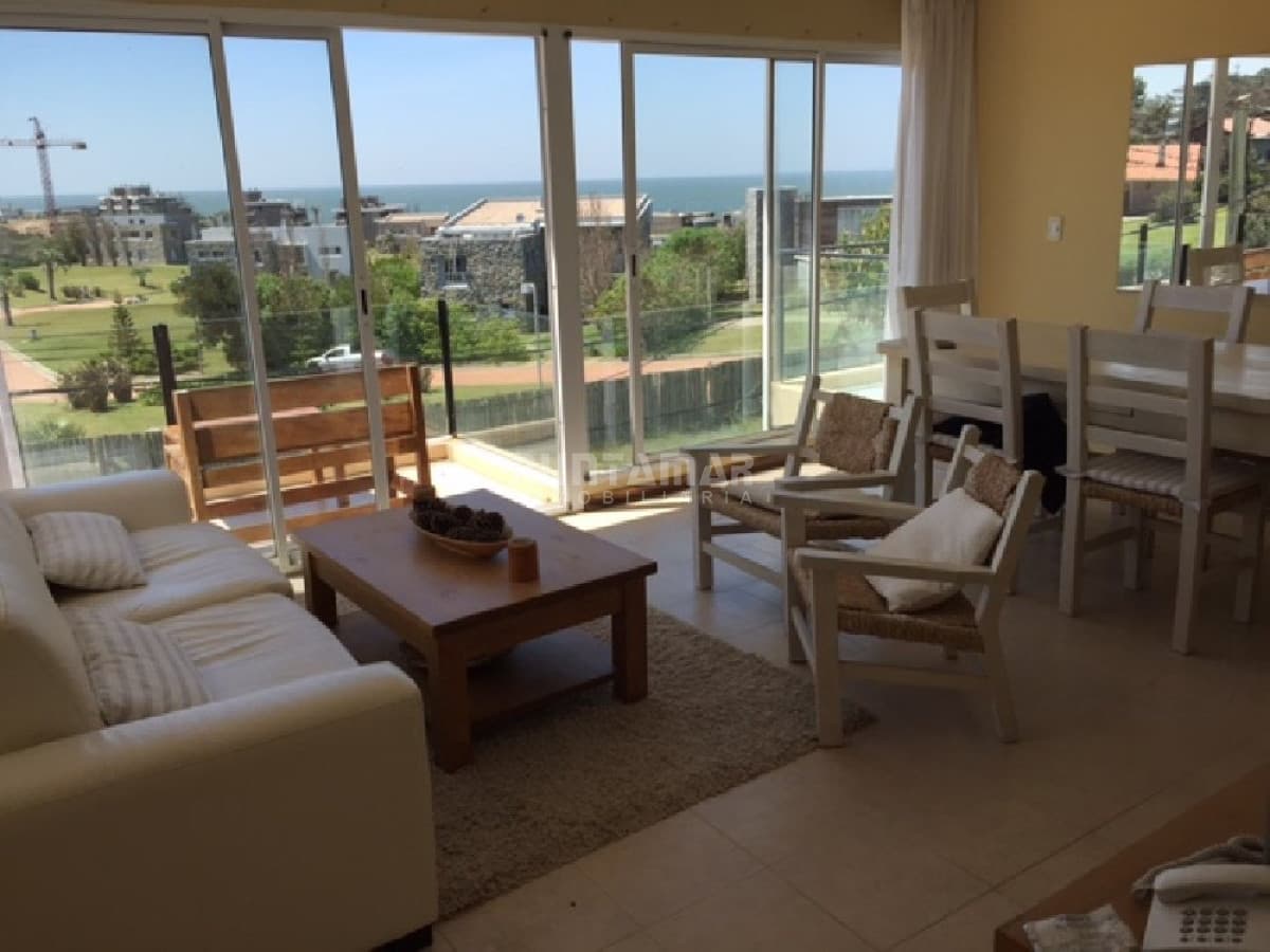 APARTAMENTO EN ALQUILER 3 DORMITORIOS EN MANANTIALES   -