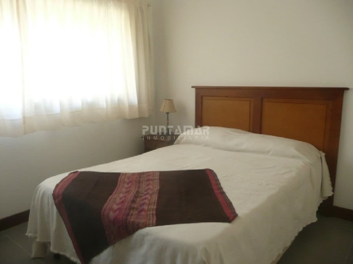 ALQUILER MONOAMBIENTE EN MANANTIALES A 300 MTS DEL MAR  -