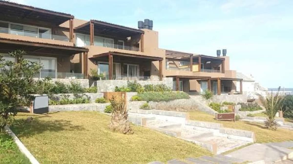 DEPARTAMENTO EN ALQUILER 3 DORMITORIOS EN MANANTIALES FRENTE A BIKINI  -