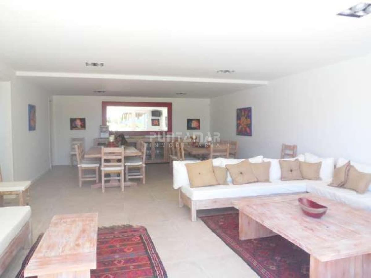 DEPARTAMENTO EN ALQUILER 3 DORMITORIOS EN MANANTIALES FRENTE A BIKINI  -