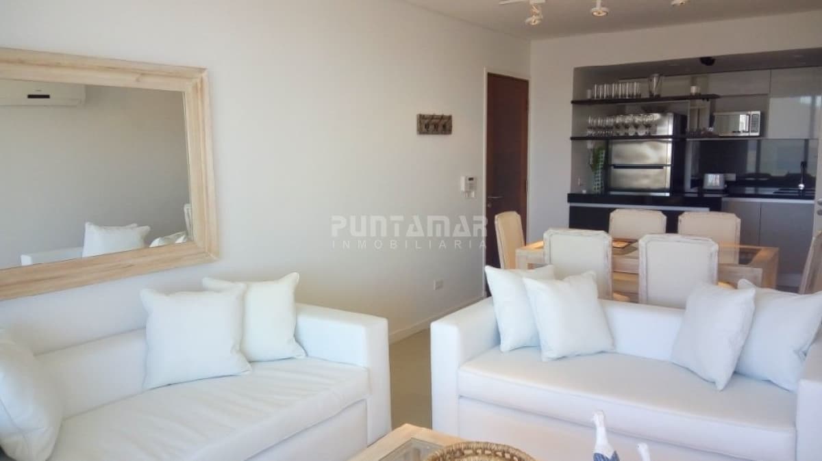 DEPARTAMENTO EN ALQUILER 3 DORMITORIOS EN MANANTIALES FRENTE A BIKINI  -