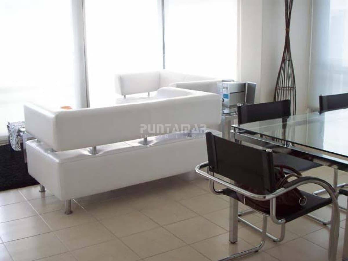 Apartamento en Roosevelt, 3 dormitorios *  -