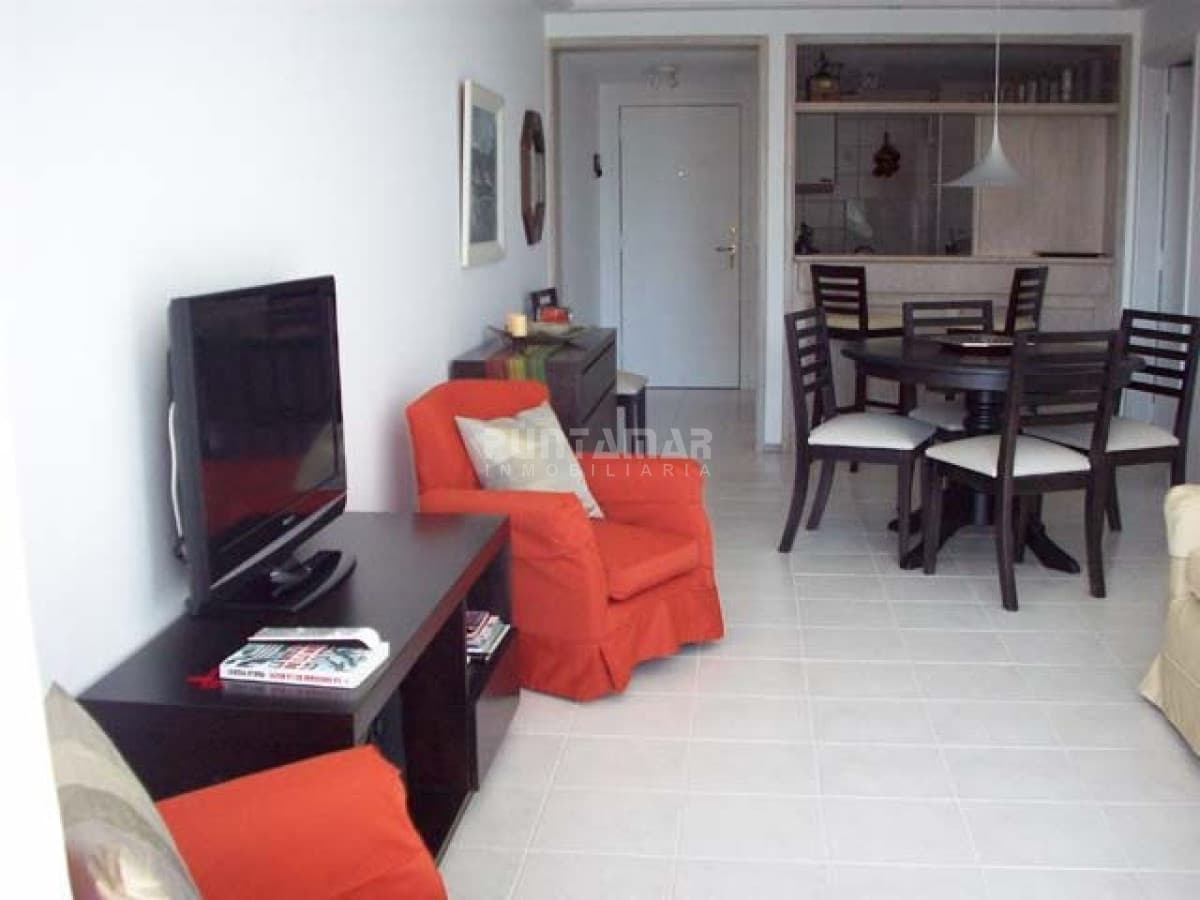 Alquiler Apartamento en Brava a 300 mts del mar  -