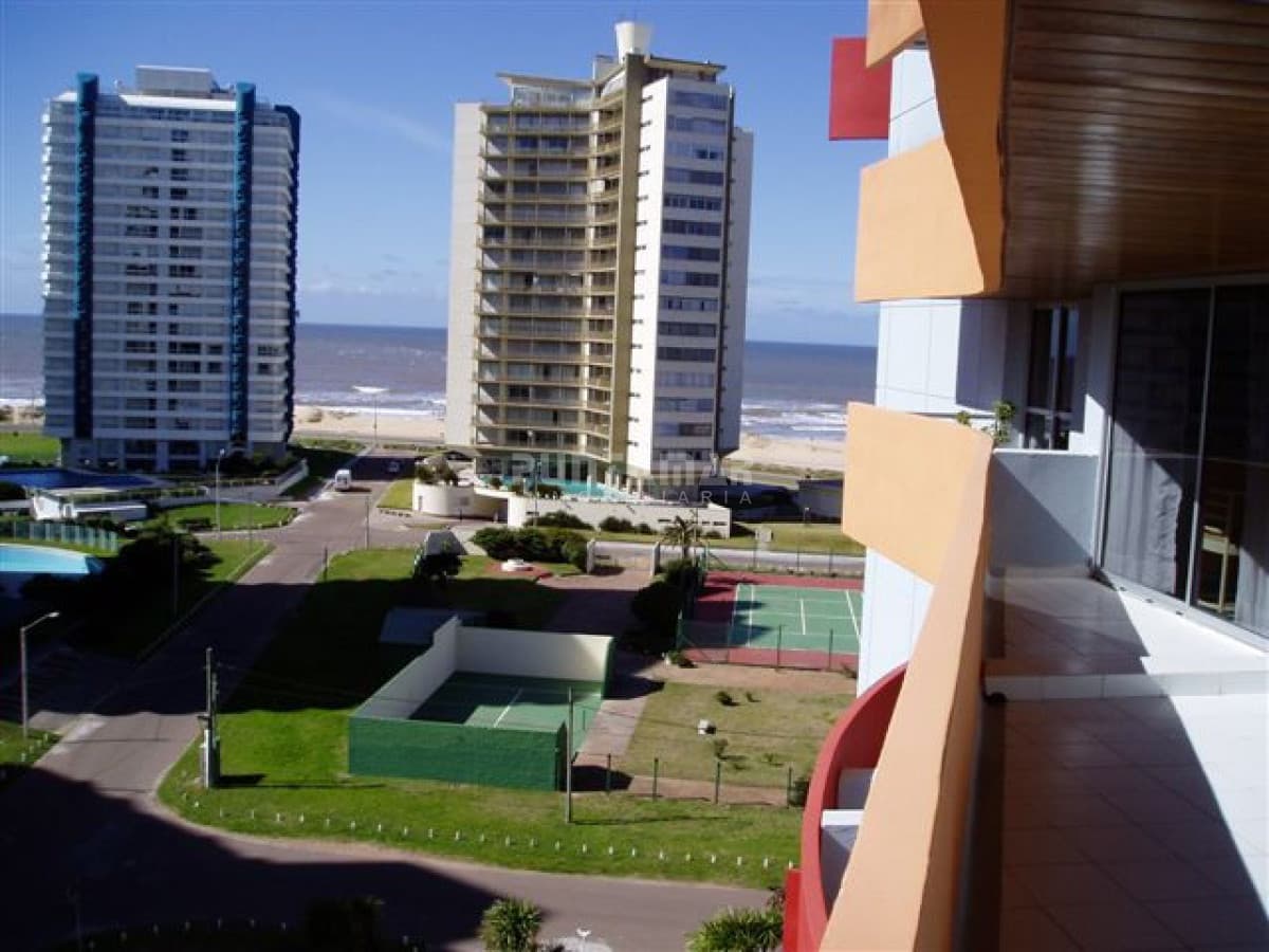 DEPARTAMENTO DE 2 DORMITORIOS EN LA BRAVA  -