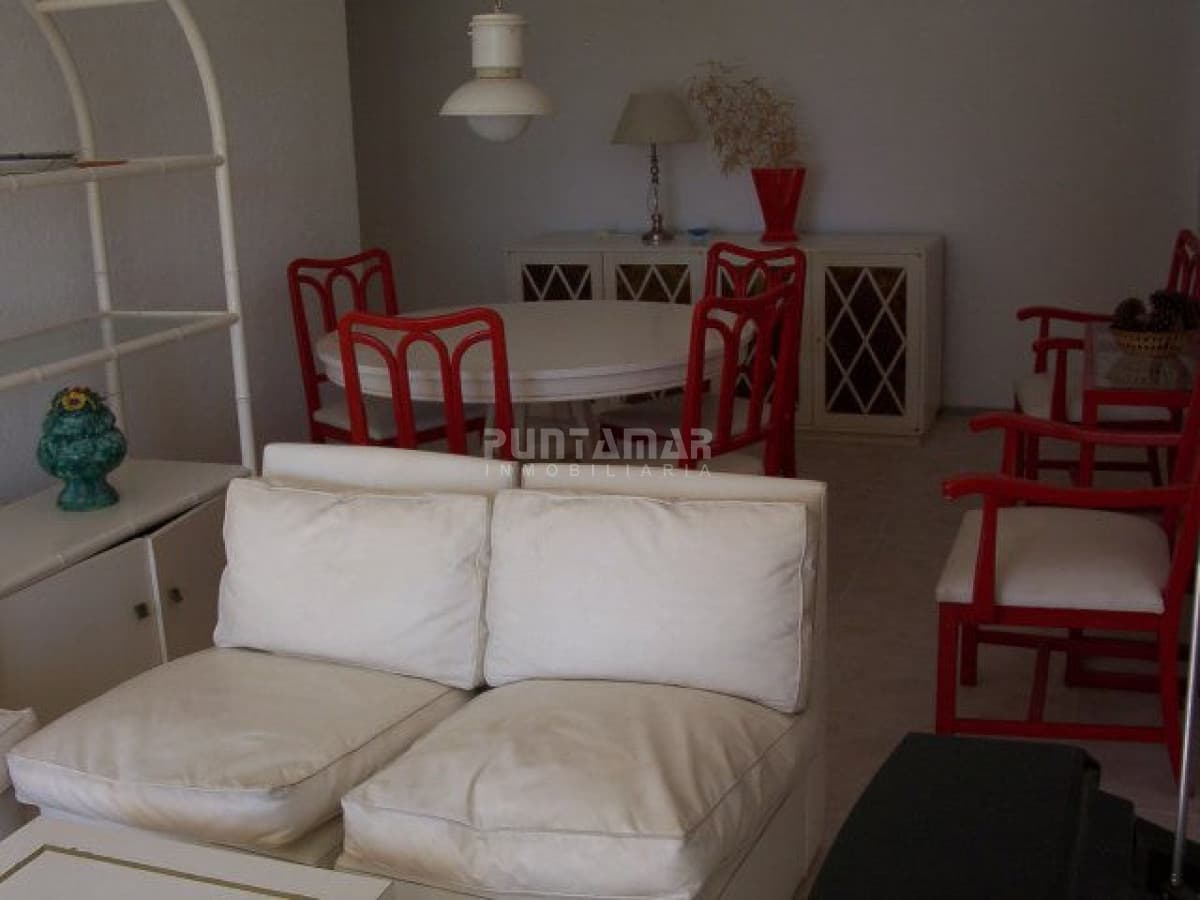 Apartamento en Brava, 2 dormitorios *  -