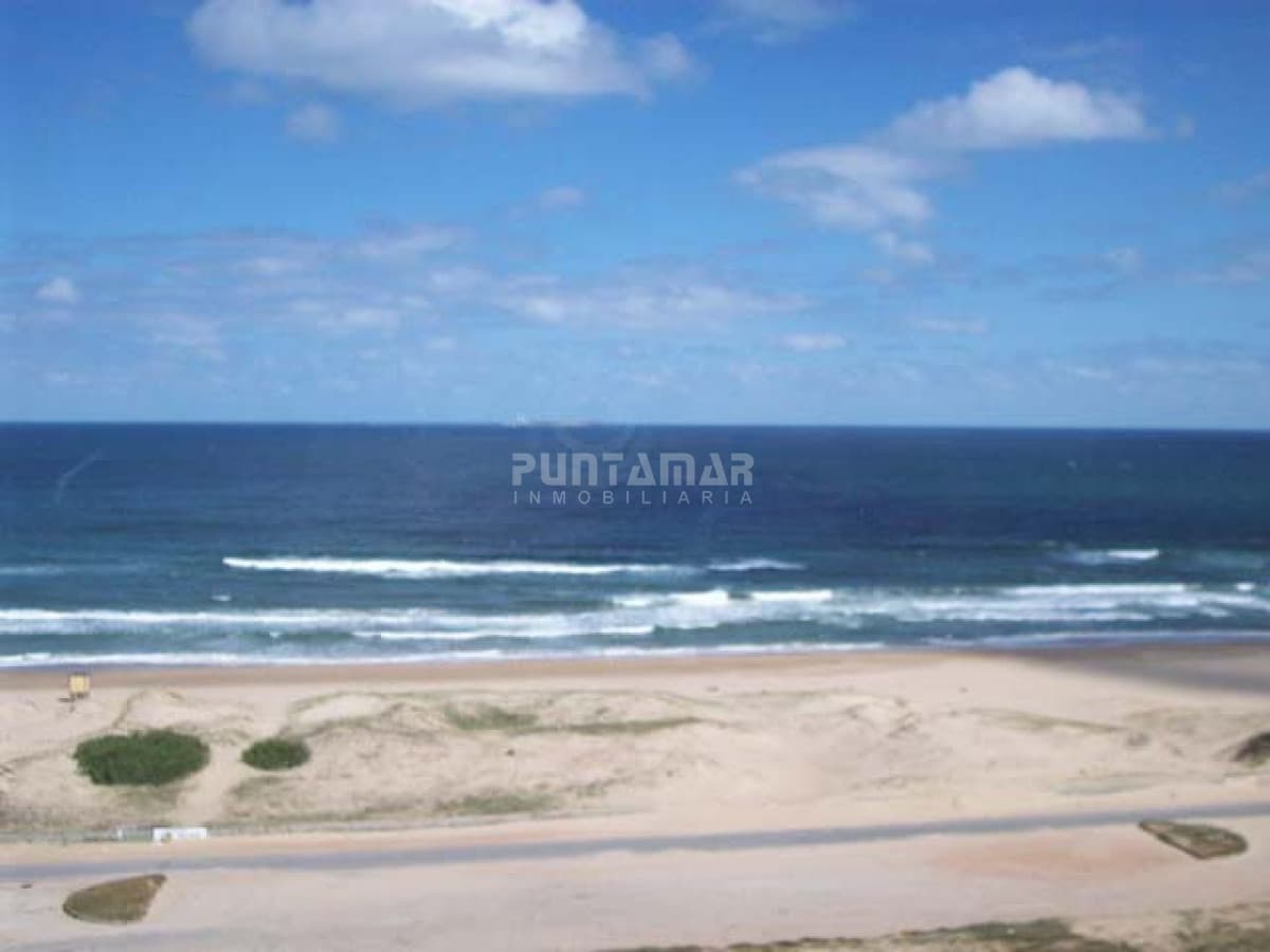 Apartamento en Brava, 1 dormitorios *  -