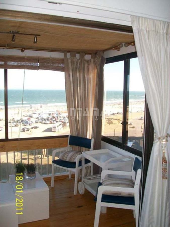 Apartamento en Brava, 3 dormitorios *  -