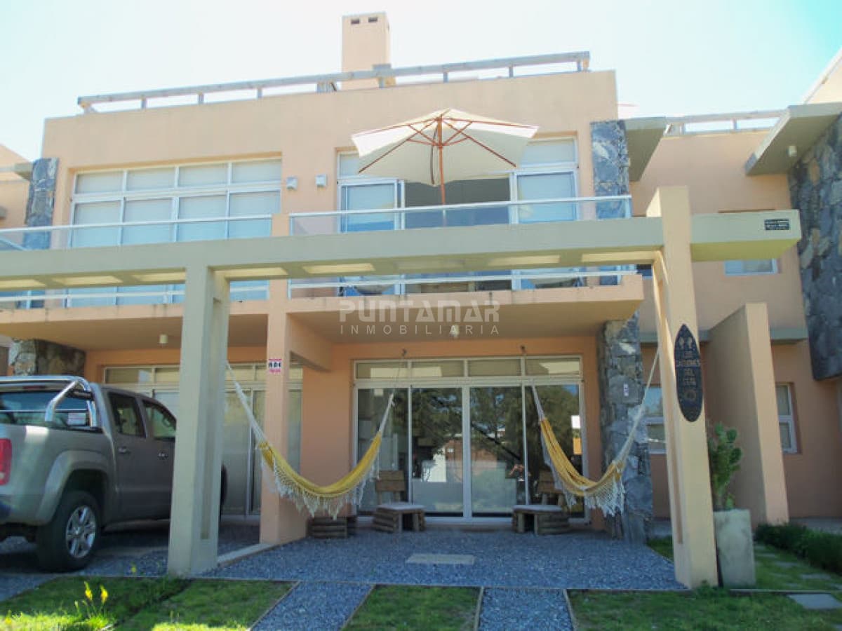 APARTAMENTO EN ALQUILER TEMPORADA ZONA DE MANANTIALES   -