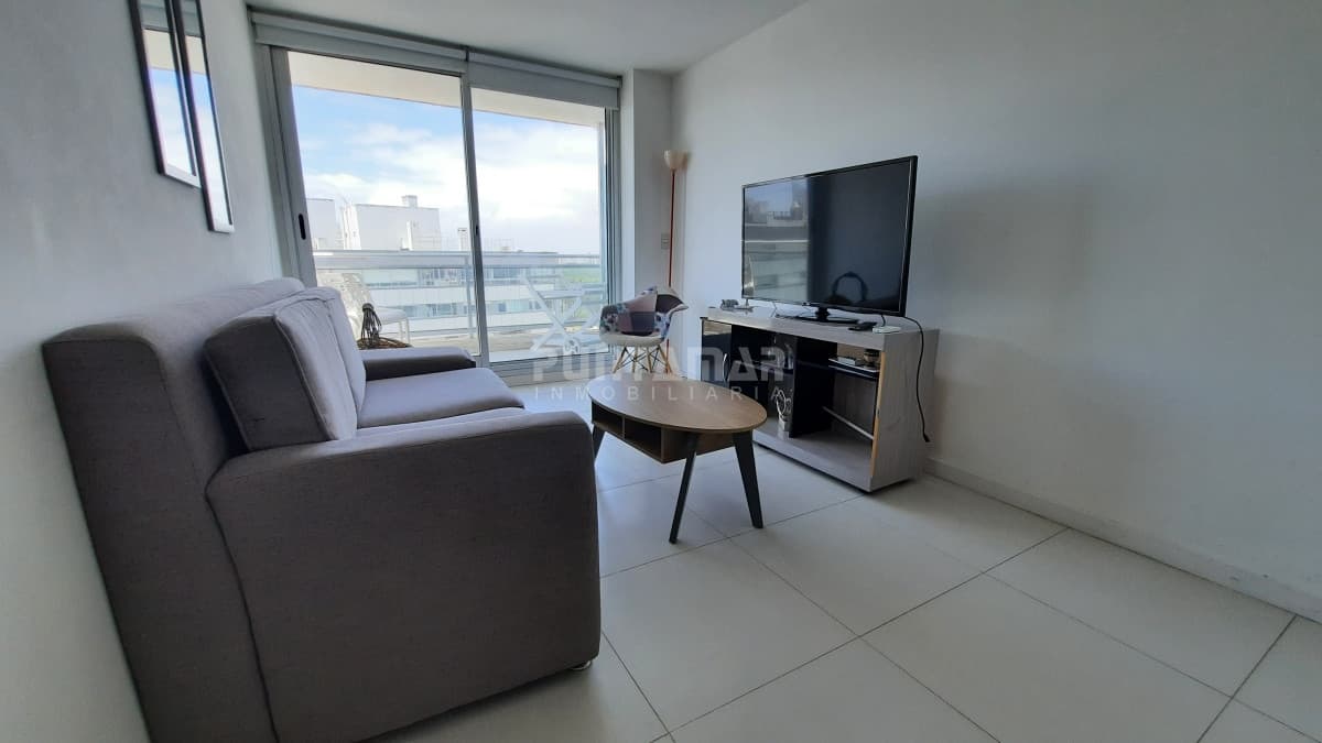 DEPARTAMENTO DE 1 DORMITORIO EN TORRE DE CATEGORIA  -