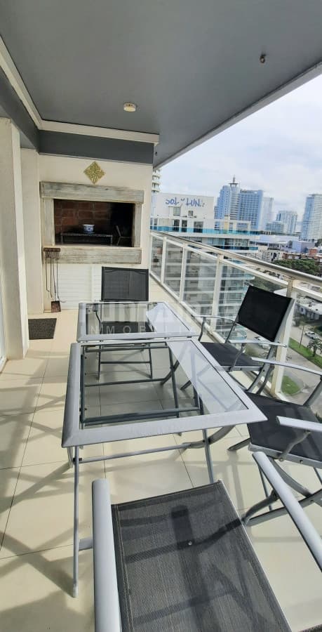 DEPARTAMENTO DE 2 DORMITORIOS CON PARRILLA EN LA BRAVA  -