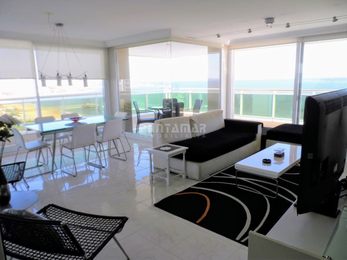 DEPARTAMENTO EN EDIFICIO DE GRAN CATEGORIA EN LA MANSA  -