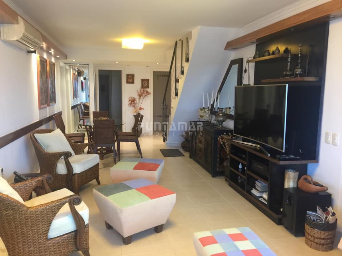 DEPARTAMENTO EN EDIFICIO DE GRAN CATEGORIA EN LA MANSA  -