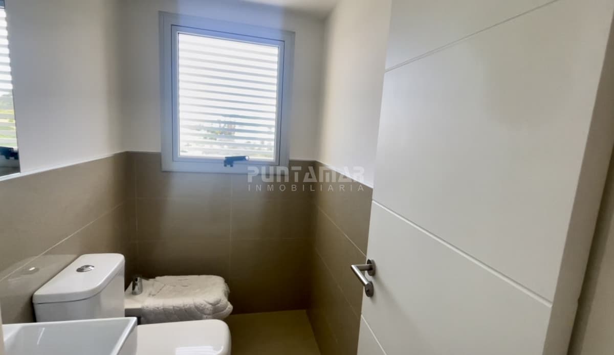 ALQUILER APARTAMENTO DUPLEX 3 SUITES PRIMERA LINEA EN RINCON DEL INDIO  -