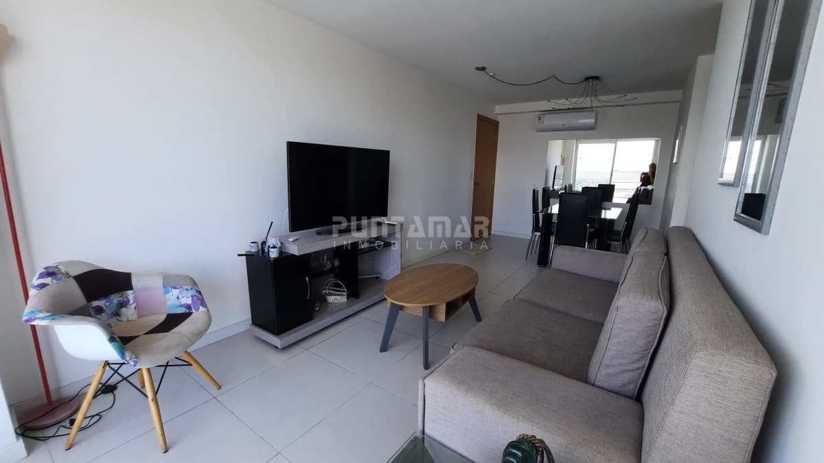 DEPARTAMENTO DE 1 DORMITORIO EN TORRE DE CATEGORIA  -