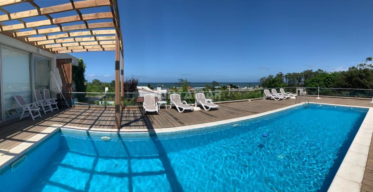 DEPARTAMENTO EN PUNTA BALLENA CON EXCELENTES VISTAS  -