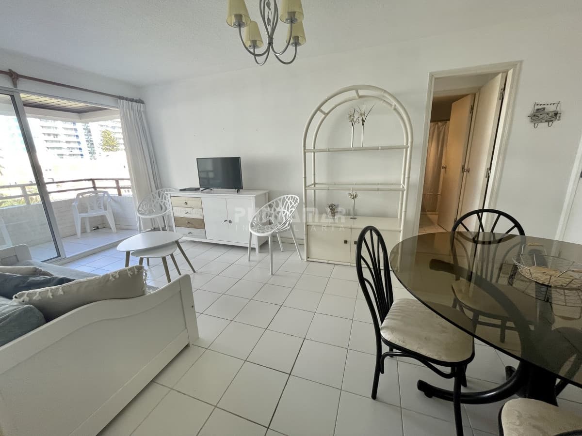 VENTA Y ALQUILER DEPARTAMENTO EN PUNTA DEL ESTE 1 DORMITORIO CON PISCINA  -