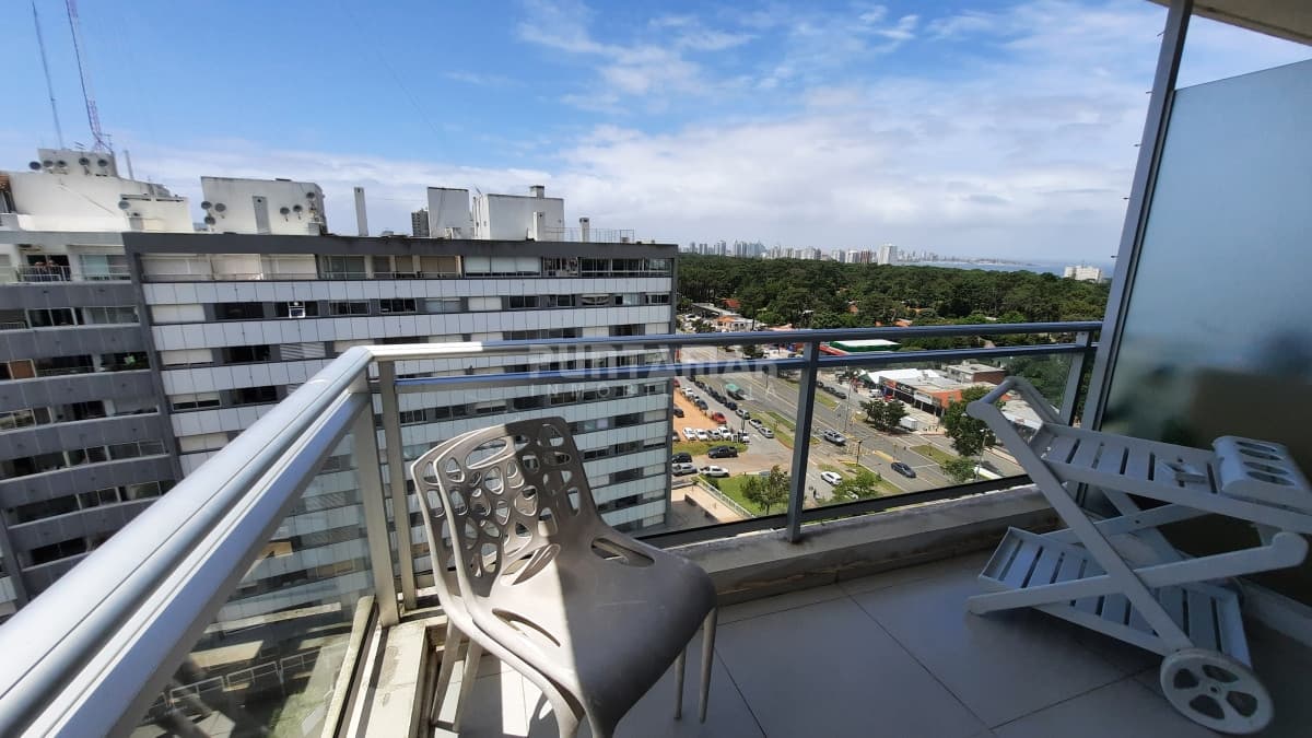 DEPARTAMENTO DE 1 DORMITORIO EN TORRE DE CATEGORIA  -