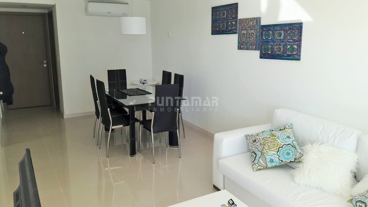 Apartamento ID.211642 - DEPARTAMENTO DE 1 DORMITORIO EN EDIFICIO DE CATEGORIA