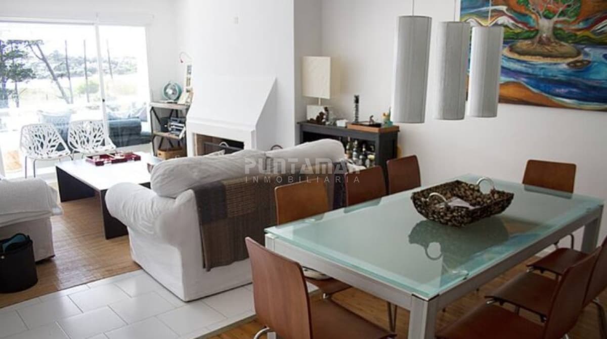 Apartamento ID.212329 - CONFORTABLE Y CALIDO APARTAMENTO A LA VENTA FRENTE AL MAR , UBICADO EN PRDA 39 DE PLAYA BRAVA