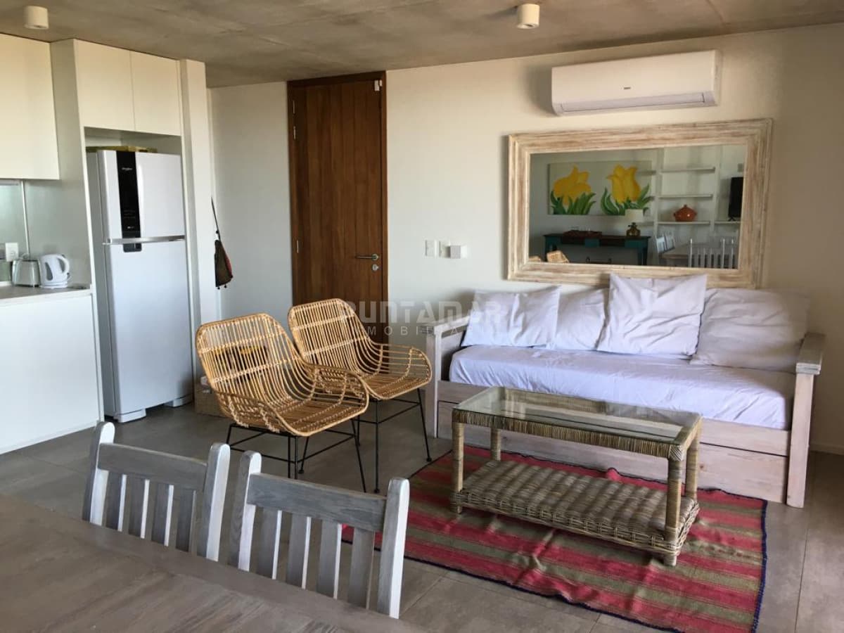 APARTAMENTO EN ALQUILER FRENTE A LA PLAYA  DE MANANTIALES   -
