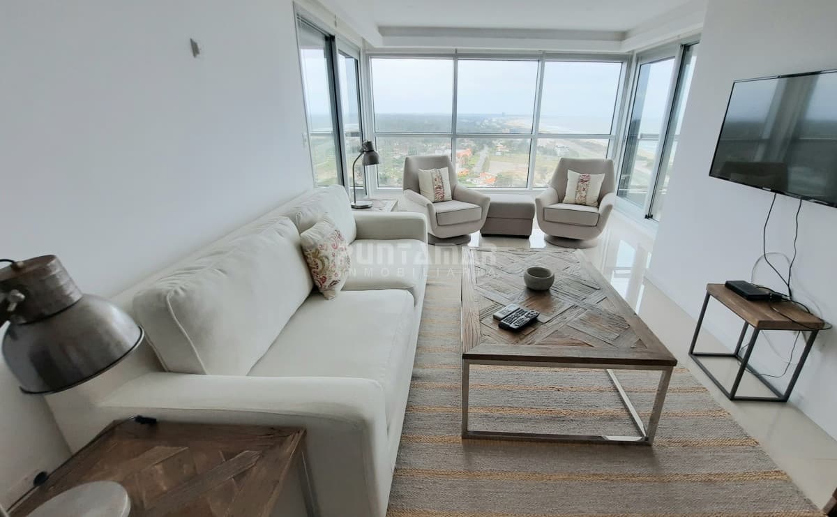 APARTAMENTO EN EDIFICIO DE CATEGORIA CON VISTA AL MAR  -