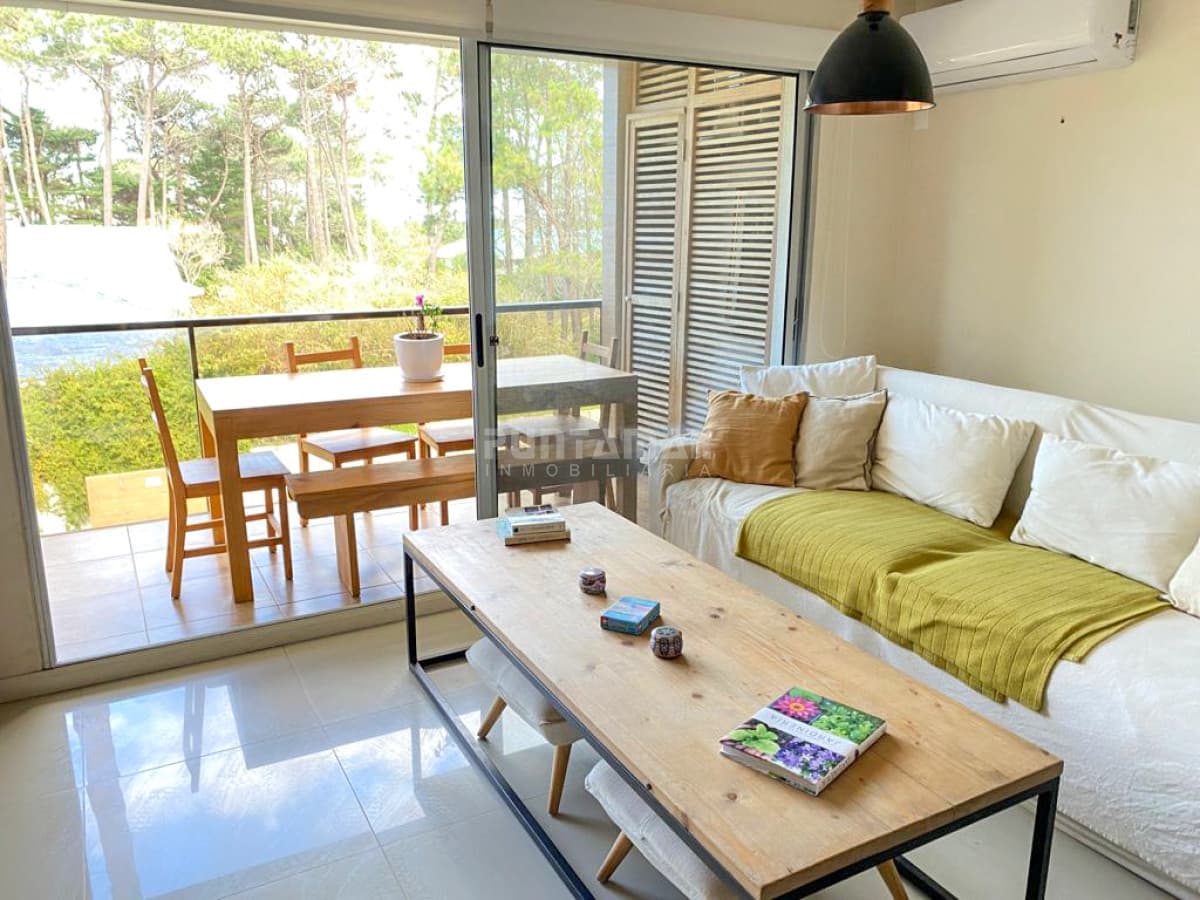 Apartamento ID.213073 - OPORTUNIDAD APARTAMENTO 2 DORM CON TERRAZA A 1 CUADRA DEL MAR