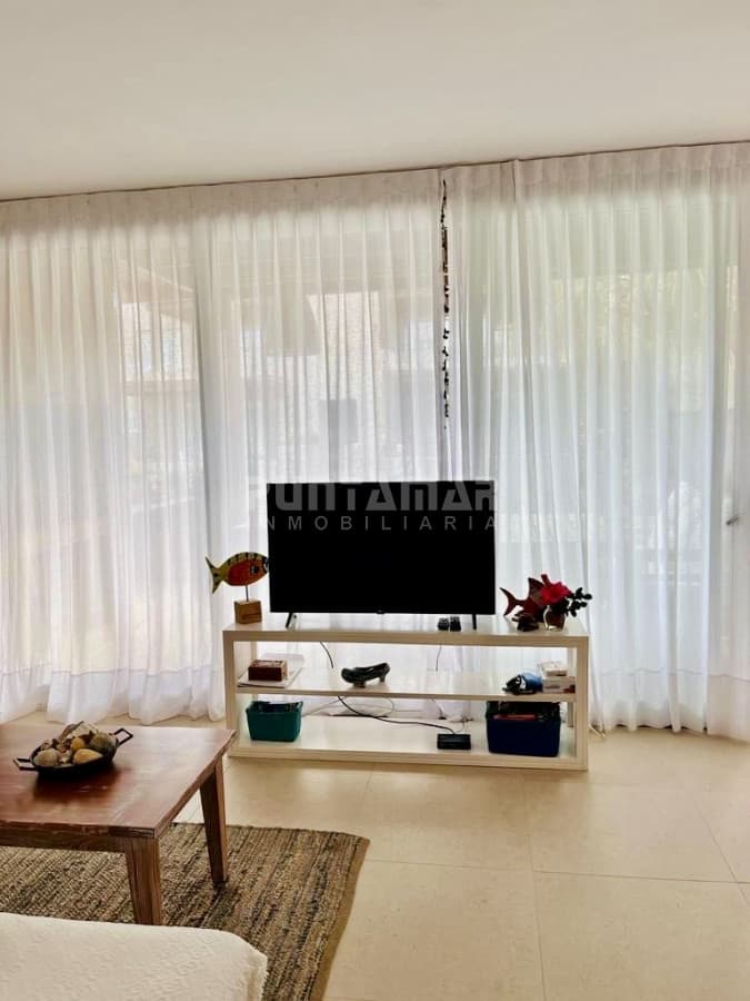HERMOSO APARTAMENTO 3 DORMITORIOS A METROS DE LA PLAYA EN LA BARRA  -