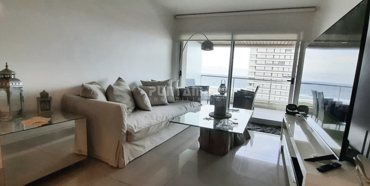 EXCLUSIVO DEPARTAMENTO DE 2 DORMITORIOS CON TERRAZA, PARRILLERO Y JACUZZI PROPIOS  -