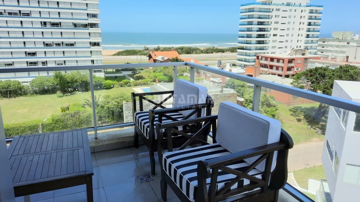 HERMOSO DEPARTAMENTO DE 2 DORMITORIOS EN PLAYA BRAVA   -