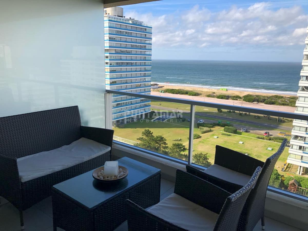 EXCLUSIVO DEPARTAMENTO DE 2 DORMITORIOS CON TERRAZA, PARRILLERO Y JACUZZI PROPIOS  -
