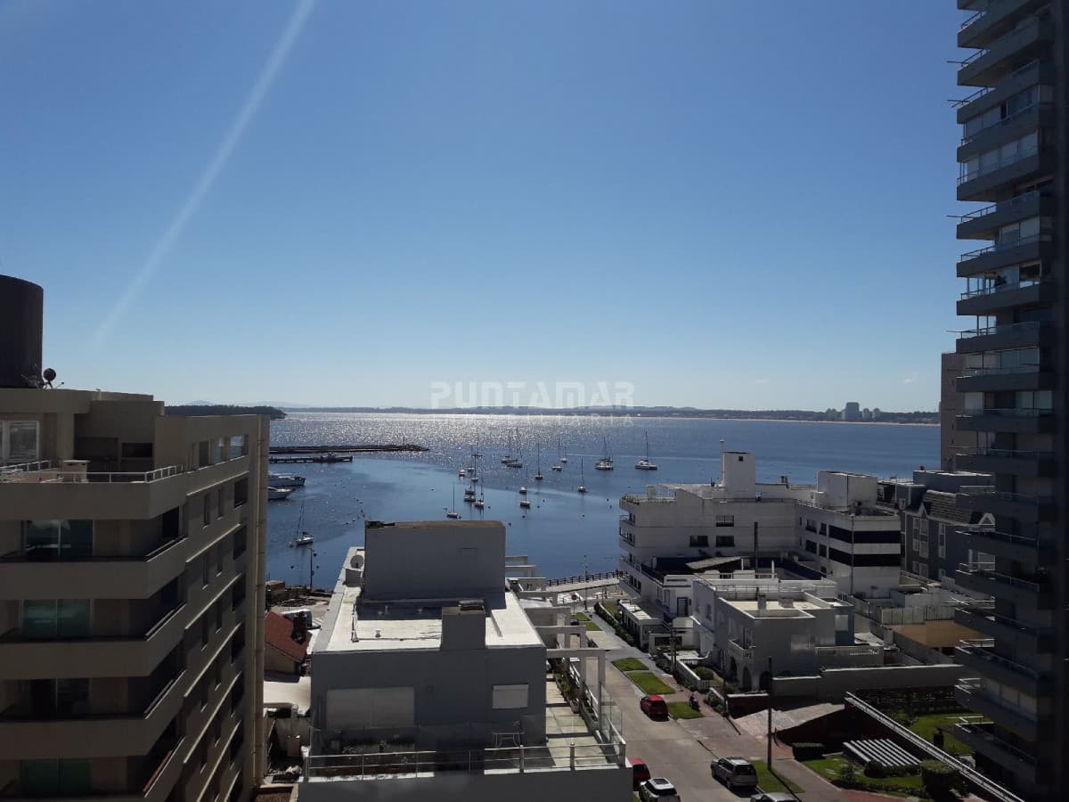 DIVINO APARTAMENTO EN ZONA DE PENINSULA, TERRAZA CON UNA VISTA INCREIBLE Y MUY LUMINOSO, A PASOS DEL PUERTO Y PLAYA..!!!  -