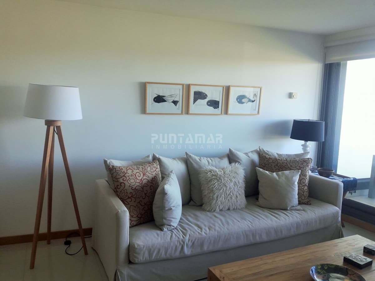 DIVINO APARTAMENTO FRENTE AL MAR , TRES SUITE CON SALIDA A TERRAZA PROPIA , AMPLIO LIVING COMEDOR, AMENITIS MUY COMPLETOS OFRECE EL EDIFICIO.  -