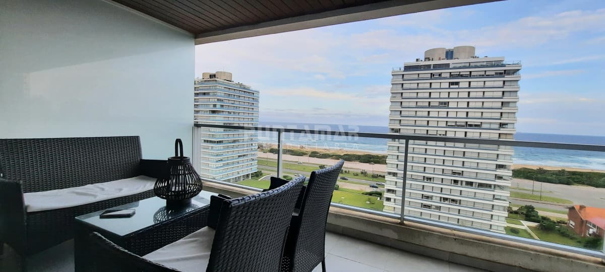 EXCLUSIVO DEPARTAMENTO DE 2 DORMITORIOS CON TERRAZA, PARRILLERO Y JACUZZI PROPIOS  -