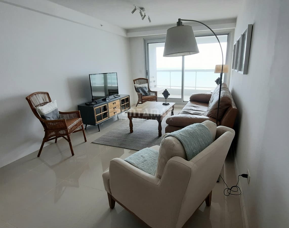 APARTAMENTO DE 2 DORMITORIOS EN SUITE EN EDIFICIO DE CATEGORIA   -