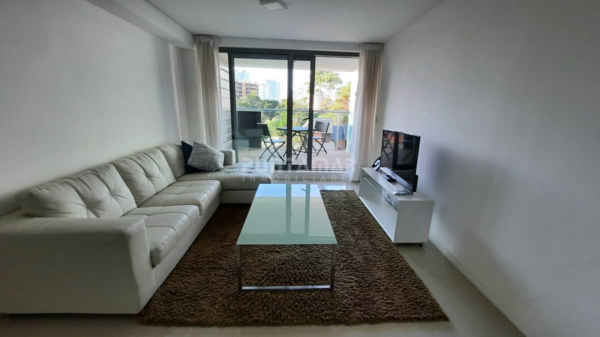 DEPARTAMENTO DE 2 DORMITORIOS CON BALCON   -