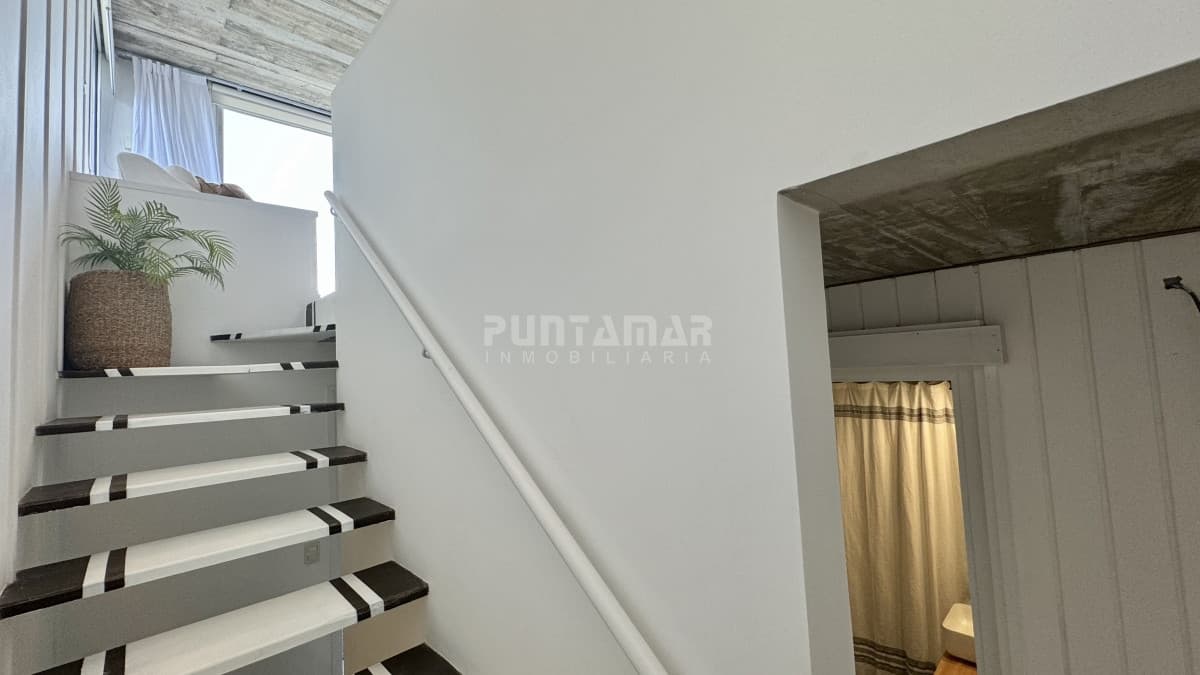 ALQULER TRIPLEX 3 DORMITORIOS A METROS DEL MAR EN LA BARRA