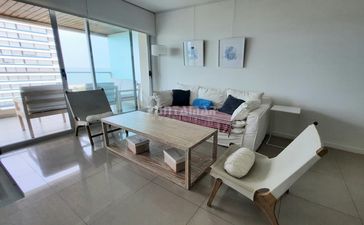DEPARTAMENTO DE 2 DORMITORIOS CON VISTA AL MAR  -