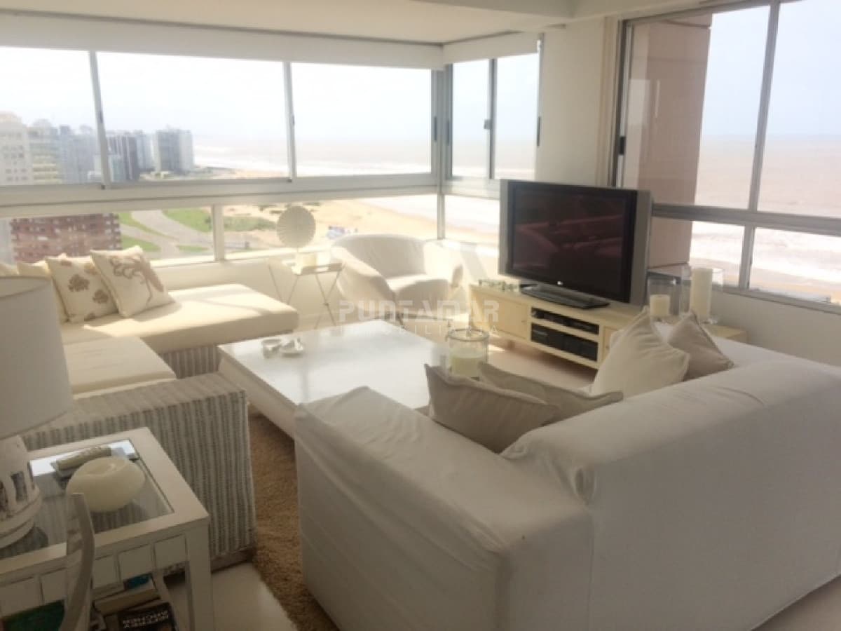 DEPARTAMENTO DE 3 DORMITORIOS EN PISO 18 CON EXCELENTES VISTAS   -