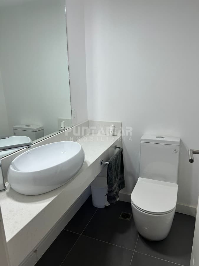 Departamento en alquiler edificio Bonaire, frente a Playa Brava, Península  -