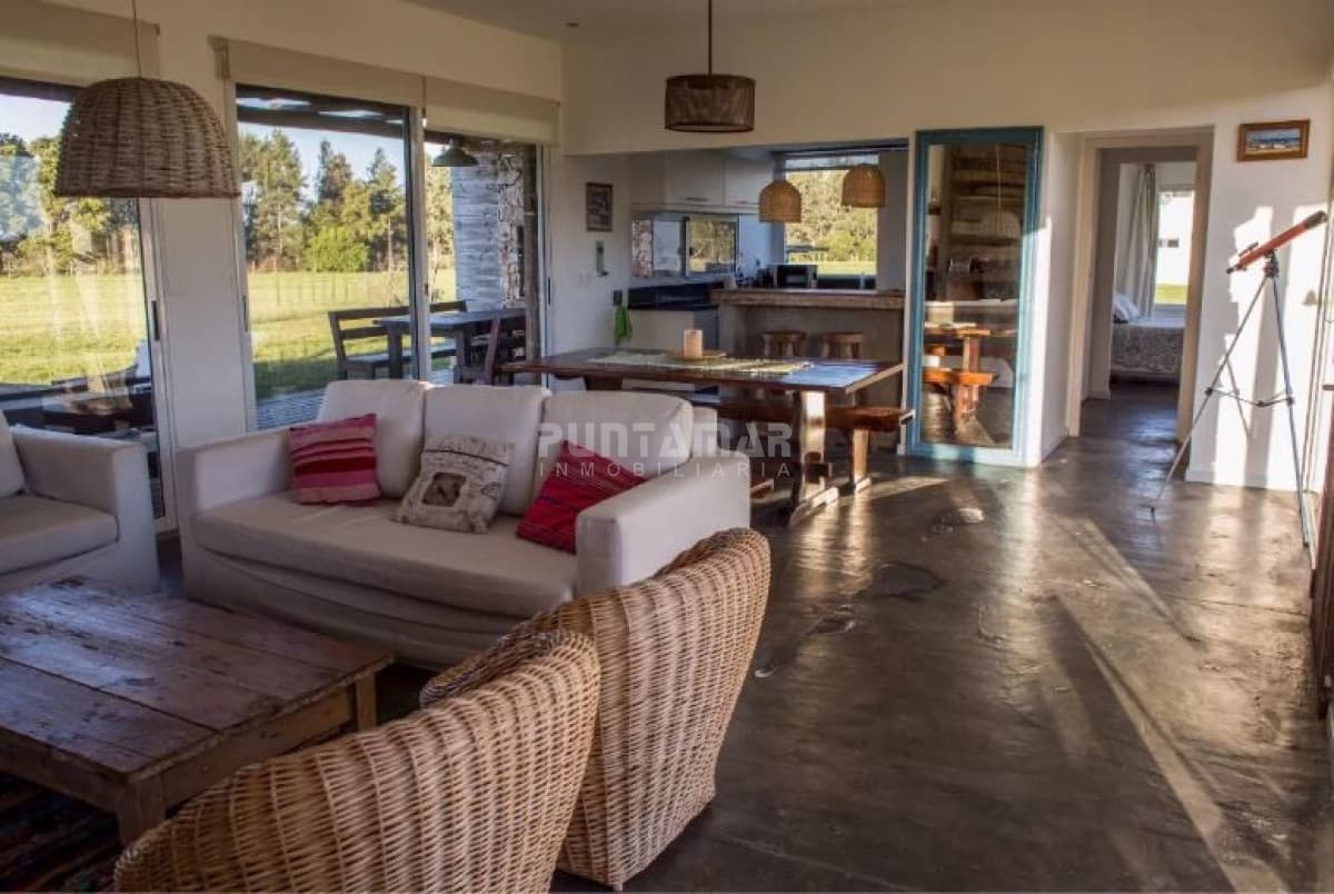 Casa ID.211930 - Muy linda casa en barrio el Quijote! 5000 mts de terreno