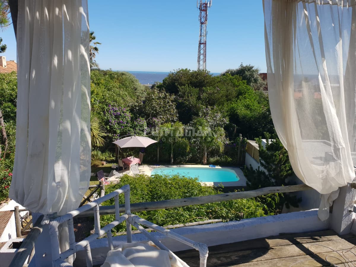 Casa ID.211067 - ALQUILAR CASA EN EL CORAZON DE LA BARRA CON PISCINA Y A METROS DE LA POSTA