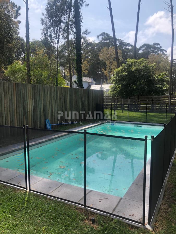 HERMOSA CASA DE 4 DORMIS Y 4 BAÑOS CON PISCINA PRIVADA EN SOLANAS COUNTRY  -