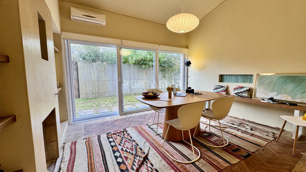 ALQUILER CASA DE DISEÑO DE 3 DORMITORIOS CON PISCINA EN SAN RAFAEL   -
